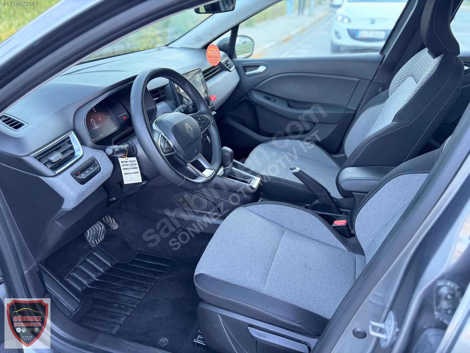 2025 CLİO 1.0TCE EVOLUTİON GSR HATASIZ 20.000KM ELDEN SENETLE TAKSİTLİ