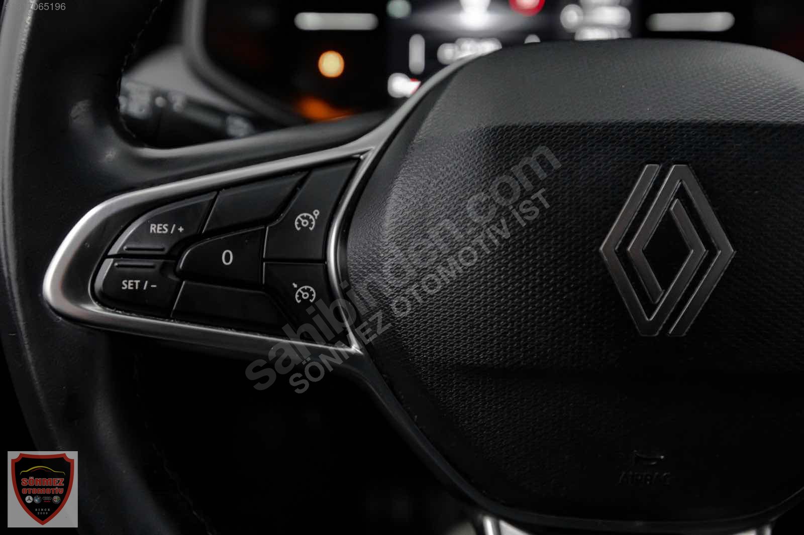 2025 CLİO 1.0TCE EVOLUTİON GSR HATASIZ BOYASIZ 26.000KM ELDEN SENETLE